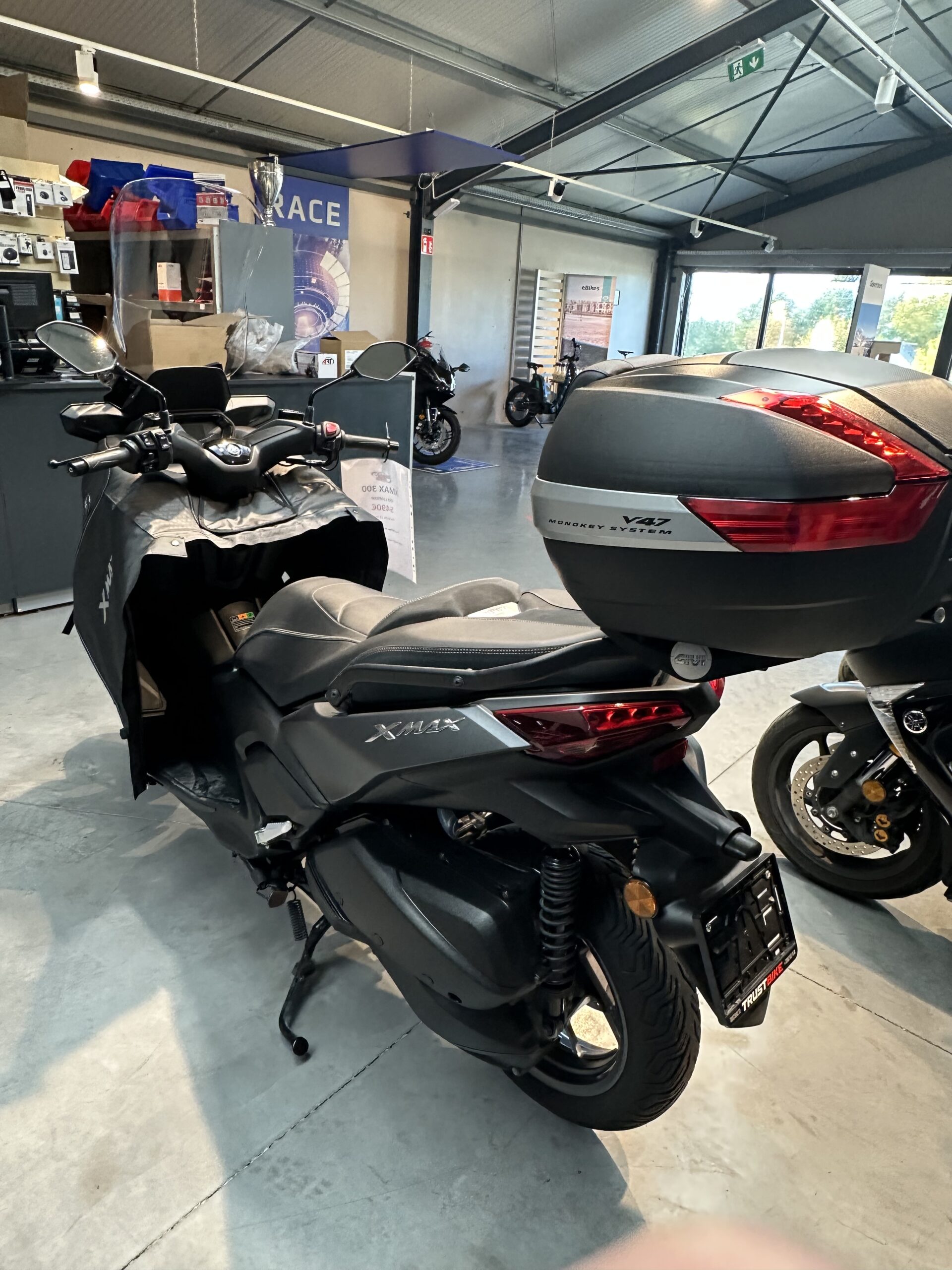 XMAX 300 2024 - 10407km – Image 3
